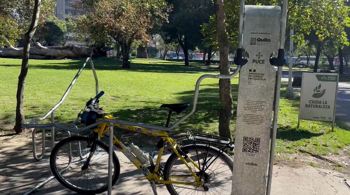 pabelml's tweet image. Hemos implementado estaciones de mantenimiento gratuito para bicicletas en puntos clave de la ciudad: El Labrador, La Magdalena y el Parque El Ejido. Con el apoyo de la Universidad Católica y la Embajada de Francia, estas estaciones "invisibles" están equipadas con todo lo…