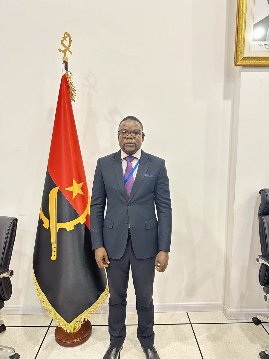 MINJUSDH1's tweet photo. O Ministro da Justiça e dos Direitos Humanos, Marcy Lopes, conferiu posse na manhã desta terça-feira, 30 de Janeiro de 2024, ao novo Delegado Provincial da Justiça e dos Direitos Humanos de Malanje, Dr. João de Assunção Fernandes Agostinho. https://t.co/g6qXZO75GP