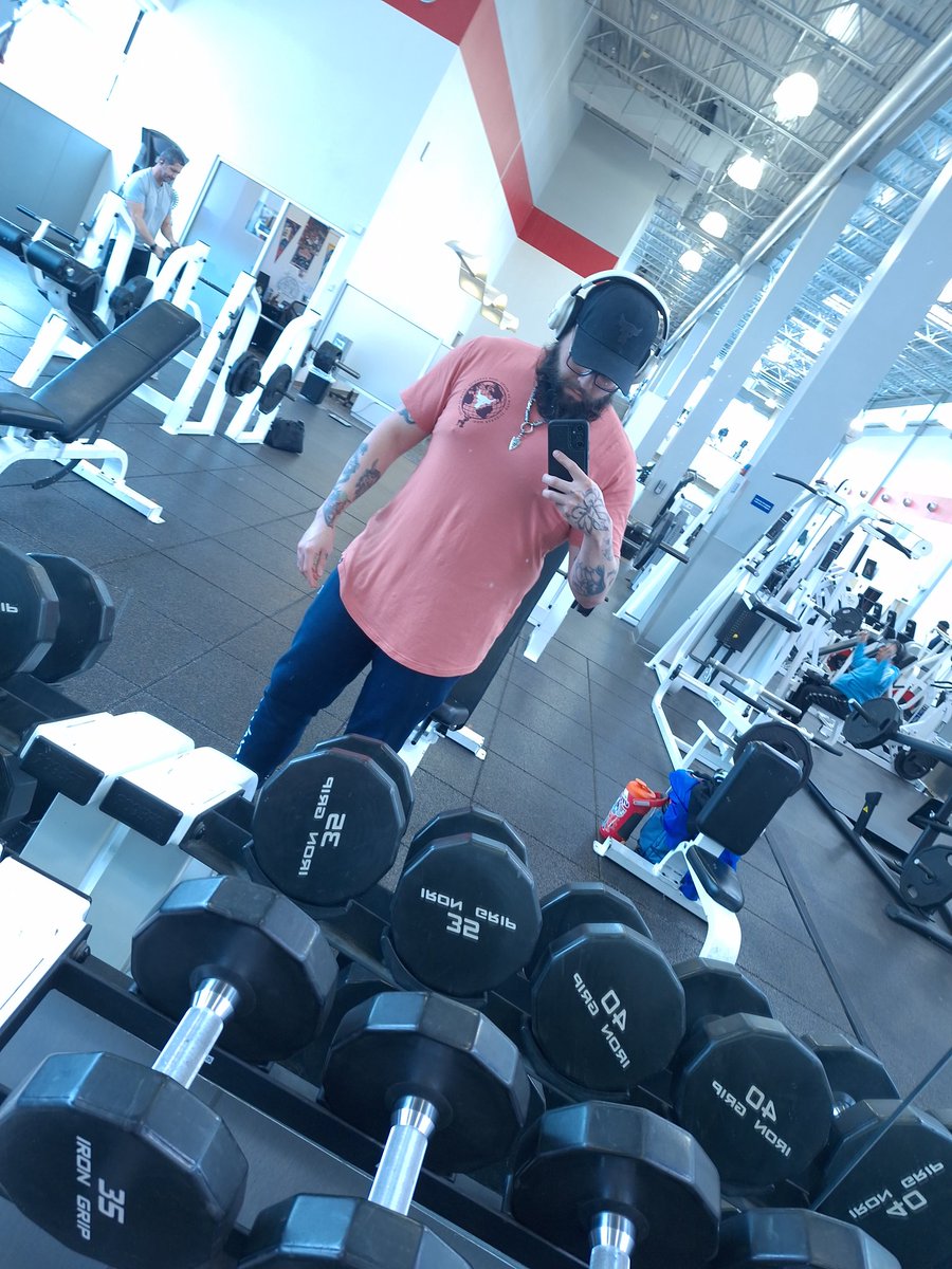 KaijuTitanZero's tweet photo. Today's a good day to destroy &amp; rebuild my body.
#gym #weighttrain https://t.co/WpPFFRReih