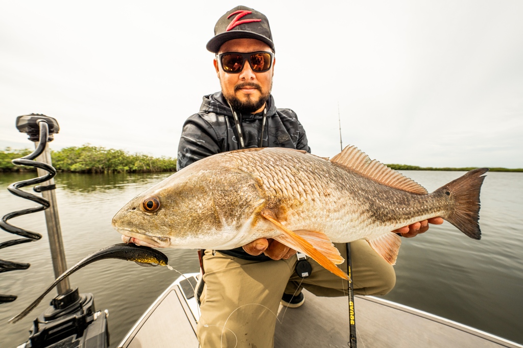 flsportfishing's tweet image. Let's talk about assembling a well-rounded rod and reel combo without having to pawn off family heirlooms. We’re looking for the kind of setup that lets you tangle with #snook, #redfish, and #trout on the flats without needing a second mortgage. 👉️ l8r.it/2WH8