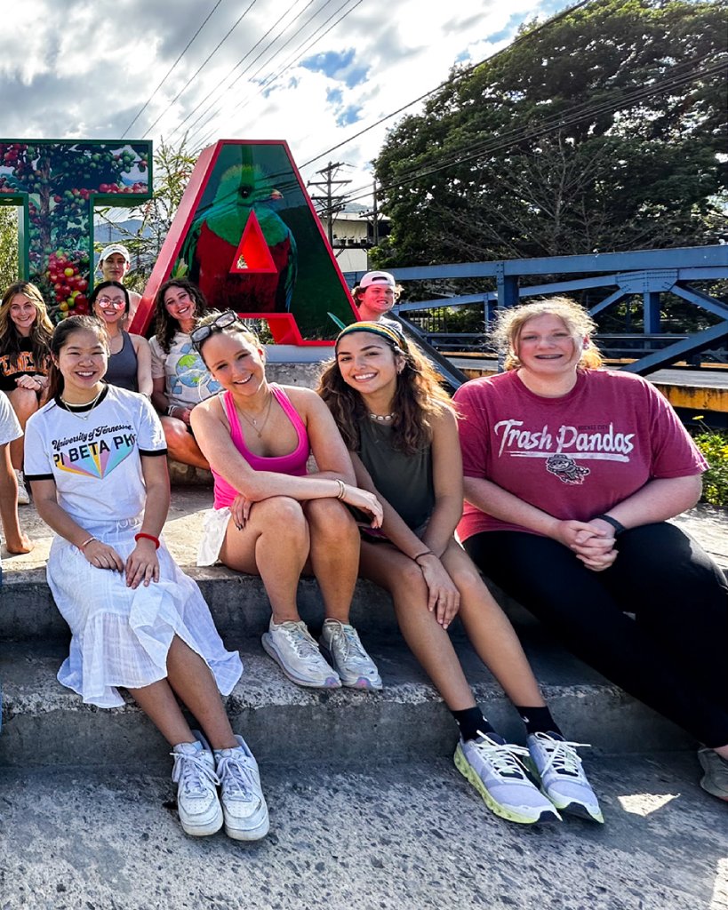 HaslamUT's tweet photo. During the Winter Mini Term, this group of first-year Haslam students visited Costa Rica to learn from businesses focused on tourism, agriculture, technology, and sustainability. #HaslamAbroad #HaslamReady #HaslamEngaged #HaslamPrepared https://t.co/5qW6Vfe9dd