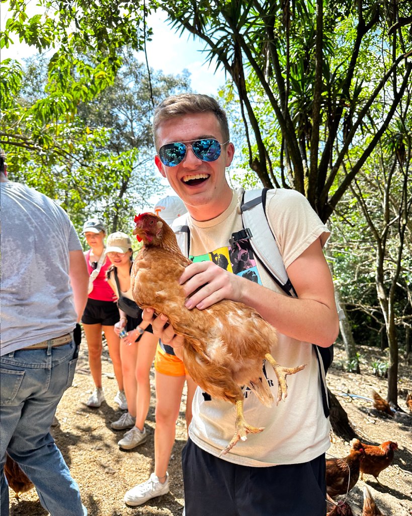 HaslamUT's tweet photo. During the Winter Mini Term, this group of first-year Haslam students visited Costa Rica to learn from businesses focused on tourism, agriculture, technology, and sustainability. #HaslamAbroad #HaslamReady #HaslamEngaged #HaslamPrepared https://t.co/5qW6Vfe9dd