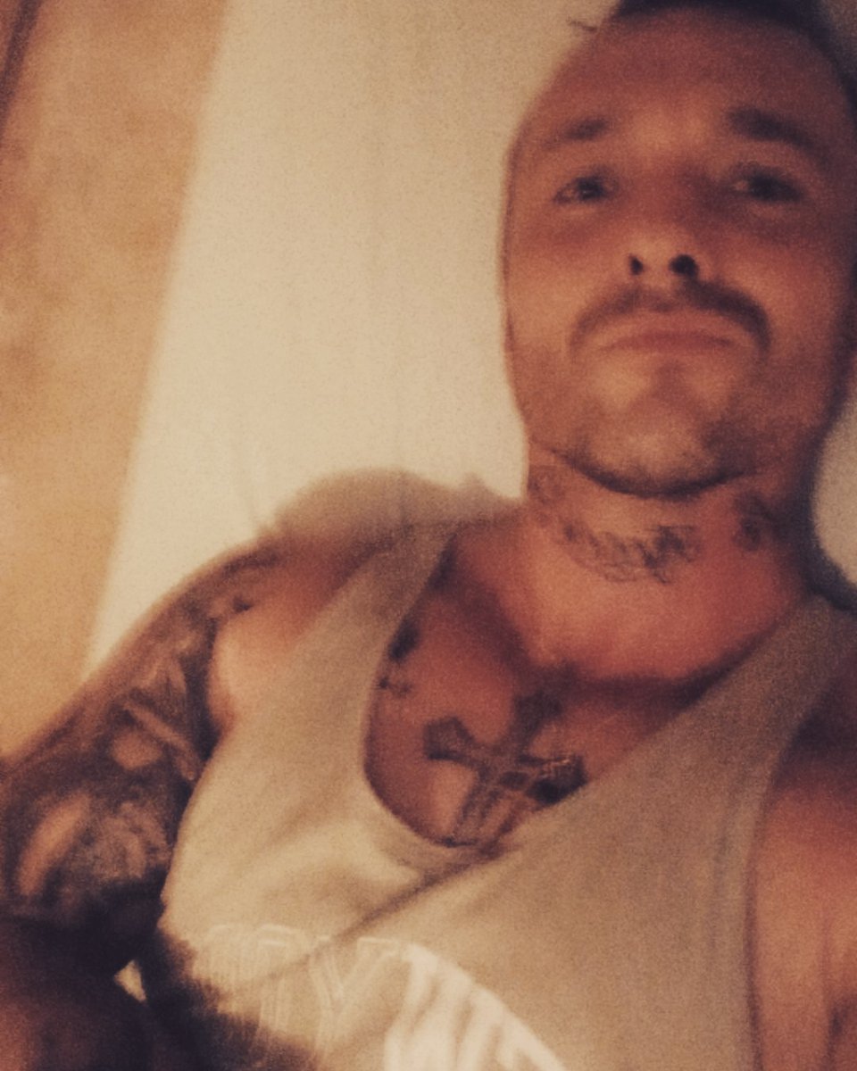 swoldier0's tweet photo. Hey 👋😊 #chillen #hey #happy #vibes #summer https://t.co/YrCZ8WpCjw
