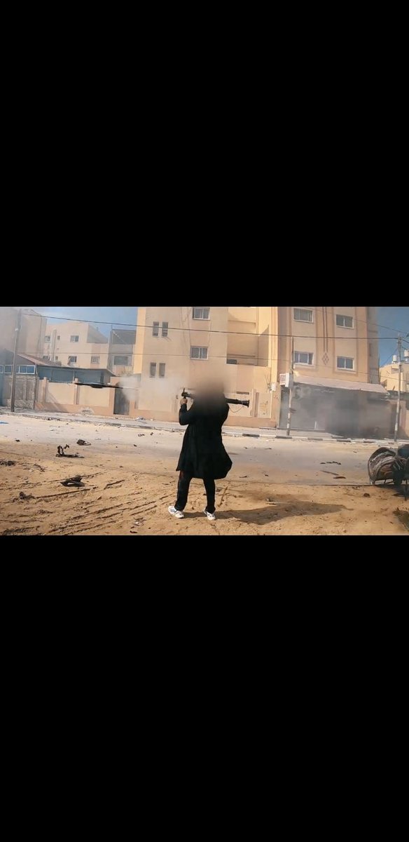 elamaaal's tweet photo. #المجاهد_الأنيق في كامل أناقته ماشاء الله وزد على ذلك   
شجاعة وبأس
قوة وهيبة 
ثبات ويقين 
إنها مدرسة غزة كل يوم تعطينا دروس عظيمة بارك الله فيكم ... وسدد رميكم وأيدكم بنصره♥️ https://t.co/LsLkqiiBx5