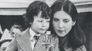 cris_4all's tweet photo. The Omen (1976) 🍿🎬 https://t.co/yFzOKIlCgS