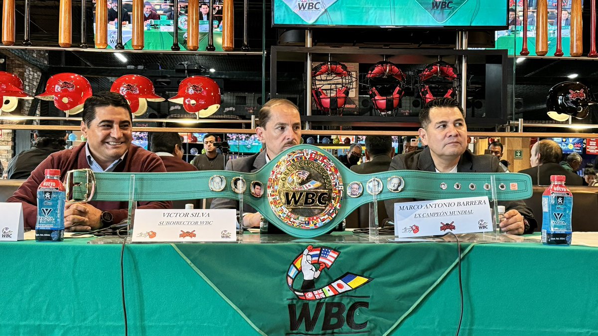 #BoxeoenCorto 
Abusados… Por si suena la campana… que habrá tiro… 👀🥊
<a href="/ErikMoralesE/">Erik Morales Elvira</a> <a href="/terrible100/">Erik Terrible Morales</a> <a href="/barreratapia/">Marco A Barrera Tapi</a> 

Presentes en #martesdecafe de <a href="/WBCBoxing/">World Boxing Council</a> <a href="/wbcmoro/">Mauricio Sulaiman</a>