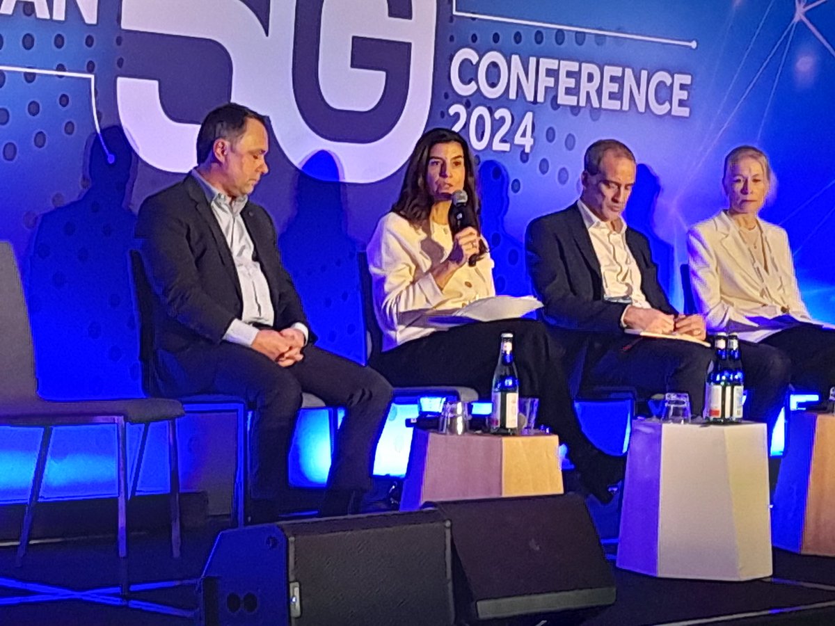 Only if businesses and public sectors work together we will achieve the #DigitalDecate targets🎯
 
This is what I said today at an extremely interesting panel at #EU5GConf 📶
 
@EU_Competition is doing its part with new initiatives and rules📜
 
See 👇
europa.eu/!vjYrnm