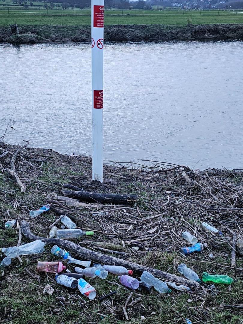 RibbleBlue's tweet photo. @burnleycouncil  @CanalRiverTrust  Is this really acceptable #river Calder all coming from #burnley into #ribblevalley @Live_RV @GrahamLiver @lancstelegraph https://t.co/qotrmyzfhP