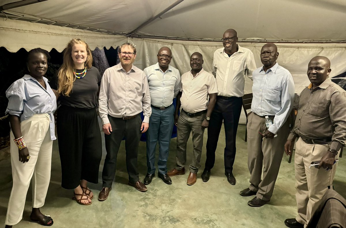 An @IOE_London alumni reunion in Juba, South Sudan, this evening to welcome Prof @MccowanTristan to the city!

All of us now working together to improve education in 🇸🇸 through broad range of roles in INGOs, @GirlsEdSS, @MinistrySsd, @UKinSouthSudan, & @UniversityJuba.