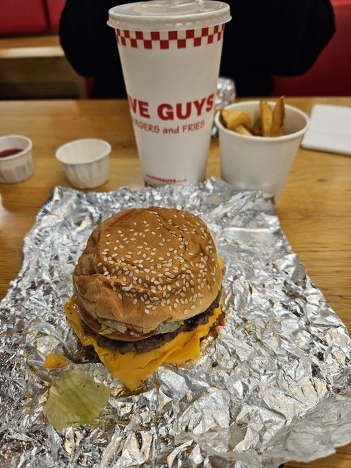Just had five guys for the first time so good!! https://t.co/u6ZvkRrWUf<a href="/tag/wow_partner"class="tags"><span>#wow_partner</span></a><a href="/tag/cataclassic"class="tags"><span>#cataclassic</span></a>