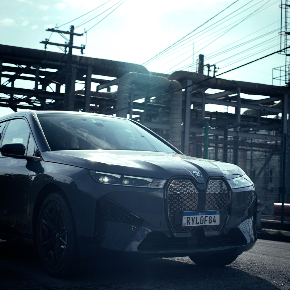 BMWBrasil's tweet photo. O ápice da performance elétrica e sofisticação em um só carro. O que mais te impressiona no BMW iX M60? 🚀⚡ #BMW #iXM60
1️⃣ Nanotecnologia de autorregeneração
2️⃣ De 0 a 100 km/h em apenas 3,8 segundos
3️⃣ Outro (comente!)
🎥: Ricardo Sant'Anna https://t.co/9nAwjMps0M