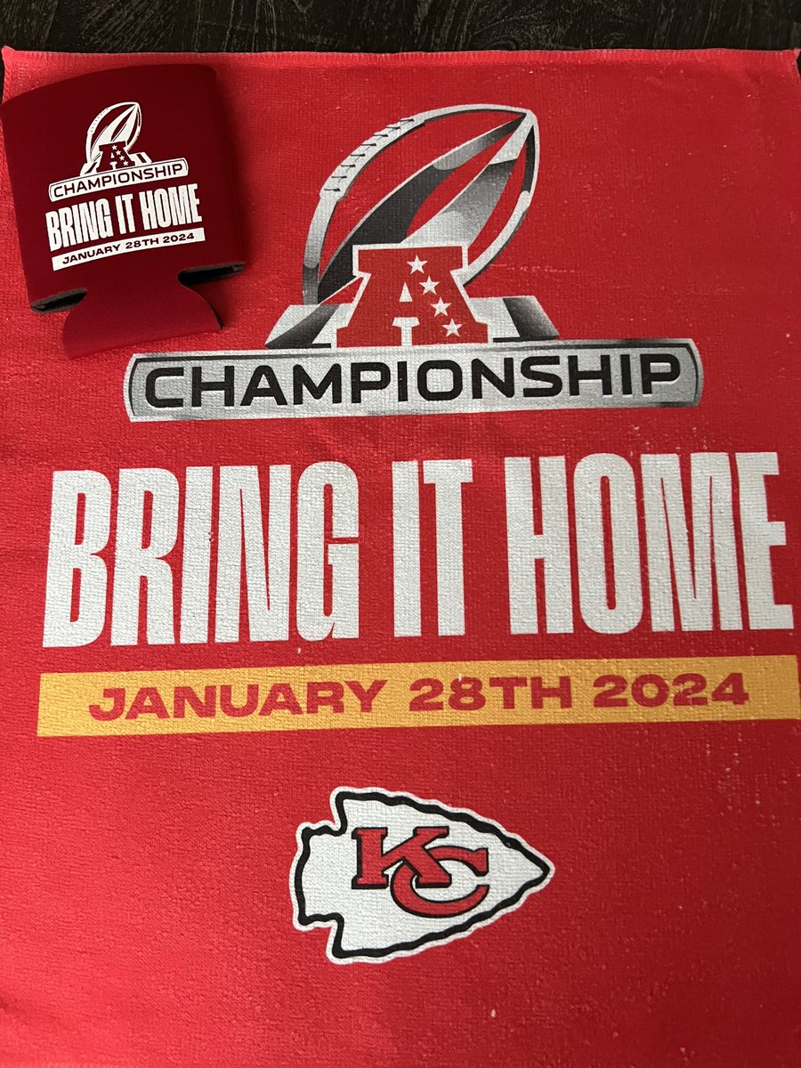 You asked #ChiefsKingdom I deliver!

FollowME &amp; RT♻️this post for your chance to win the BRING IT HOME TD Towel from <a href="/PatrickMahomes/">Patrick Mahomes II</a> 1st ROAD AFC Championship in Baltimore w/ matching Koozie on 2/5! 

It’s time to seal the deal! 
Back🏆🏆Back #SuperBowl