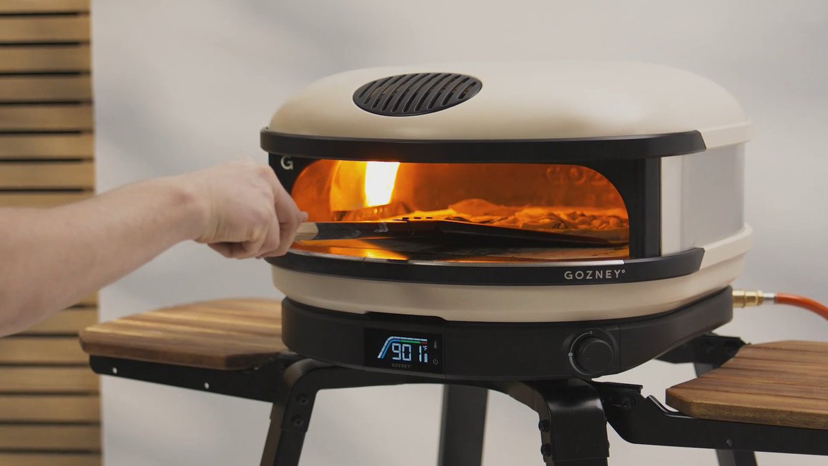 BBQs2u's tweet photo. Meet #Gozney Arc XL + Arc.
Introducing the world’s most advanced compact #pizza oven.
+ Revolutionary lateral gas burner
+ Precision temp gauge &amp; controls
+ Easily hit 500C 
+ Cooks 14” (Arc) or 16” (Arc XL) pizza

https://t.co/XzKlIIBprV

#GozneyArc #CookDifferent #pizzaoven https://t.co/CSvfIYc2VQ