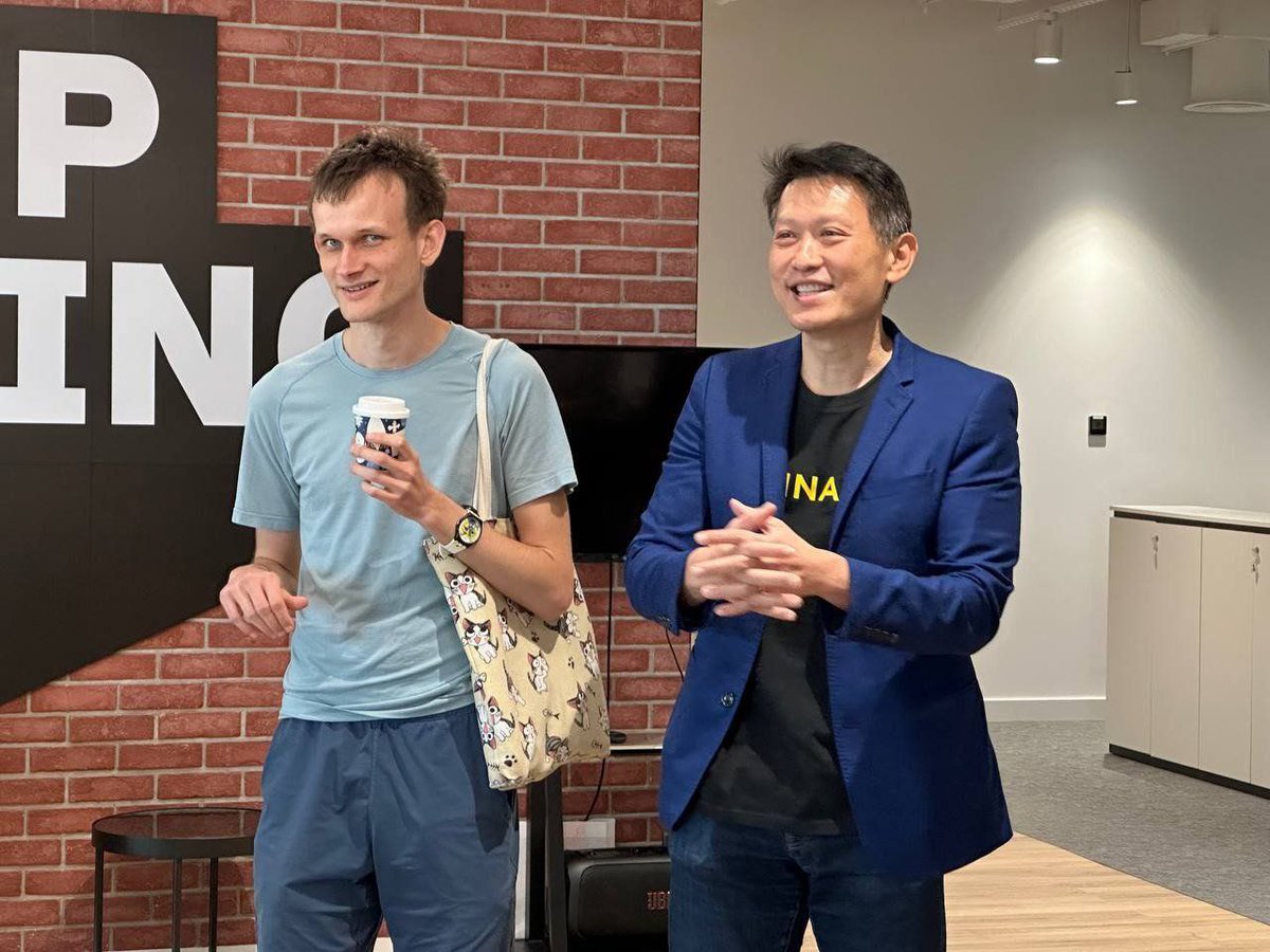 shantyadon's tweet photo. @justinsuntron @Poloniex How bout the coin that celebrates the Buterin family cat $HEMULE

All the meowing is for a very special tabby cat with green eyes!!

0xeaa63125dd63f10874f99cdbbb18410e7fc79dd3 https://t.co/TDGG8ubPAM