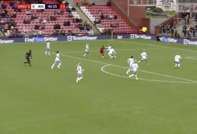Geyse Ferreira against 10 players
photo of the year,insane 😆