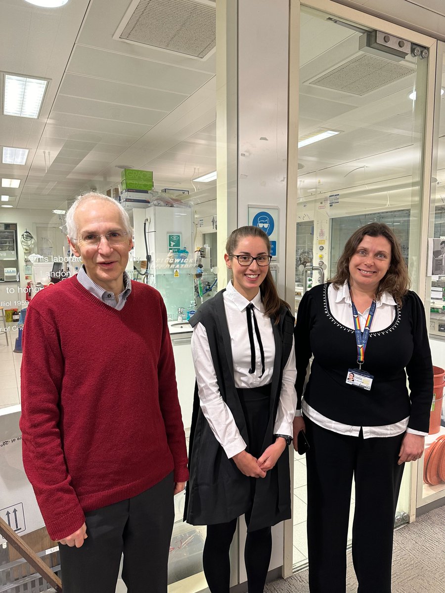 conway_group's tweet photo. Many congratulations to @JencarterT for passing her DPhil viva today. It has been great having you in the group. Thanks to Angie Russell (@AJR_group) and Ian Gilbert (@DDU_Dundee) for acting as examiners! https://t.co/klTsuqfkJ1