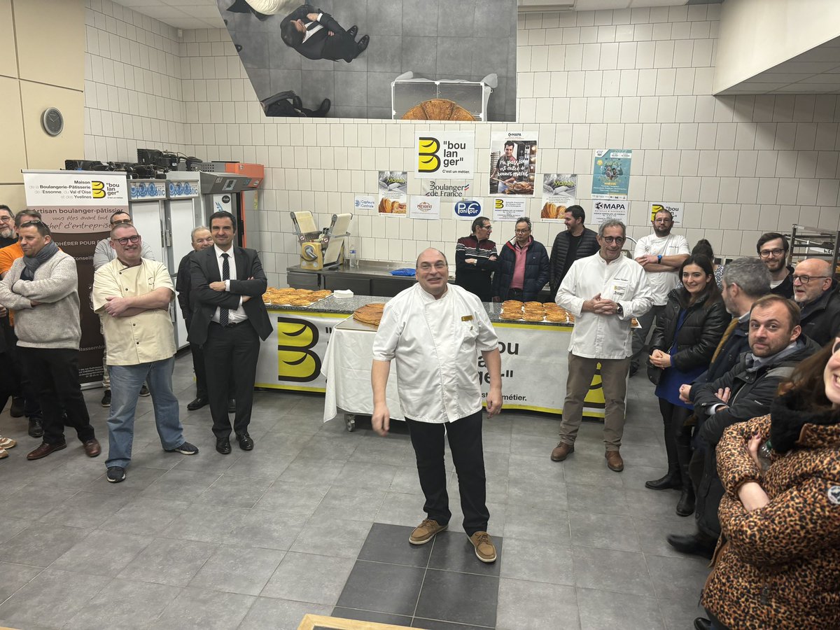 Un vrai plaisir de retrouver tous les artisans boulangers du 78, 91 et 95 pour la traditionnelle galette autour de leur président Olivier Gérard qui s’est lui même personnellement engagé dans le groupe d’écriture de notre nouvelle MC techniques du tour