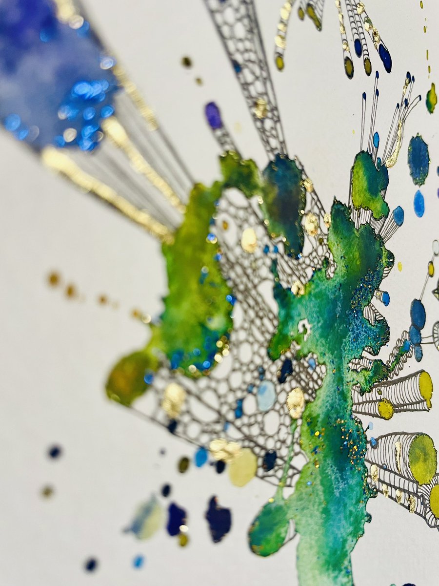This is (still) happening…

These few days I have been enjoying working with gold flakes

(And I loved it 🥰)