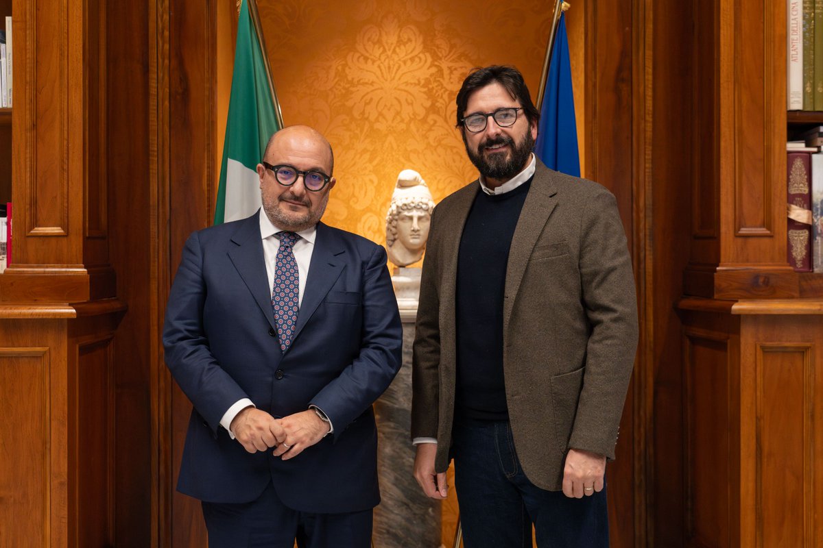 Ho incontrato il neo direttore della <a href="/GalleriaNazUmbr/">GallNazionaleUmbria</a>, Costantino D’Orazio. 
Abbiamo messo a punto idee e progetti per un grande rilancio dei musei umbri.