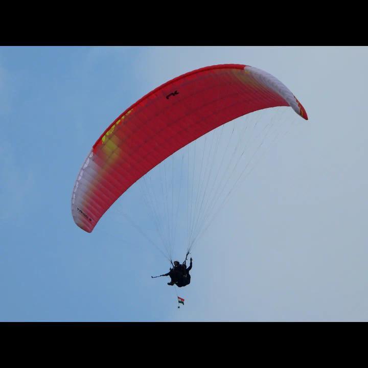 mizoraminsta's tweet photo. Mizoram Aero Sports Association Takeoff at Bawngchawm tlang, Serchhip.
.
.
Pic credit 📷 @zira_pc_198_naturelovers
.
.
.
#aerosport #paragliding #serchhip #mizoram #mizoraminsta #northeastIndia #sports https://t.co/6CETDODTiW