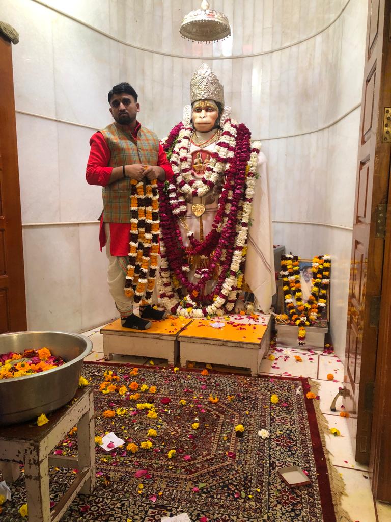 SethSpn's tweet photo. नासै रोग ���रे सब पीरा, जपत निरंतर हनुमत बीरा
#हनुमान_सेतु #लखनऊ
#जय_जय_सियाराम 
#जय_जय_जय_बजरंगबली https://t.co/DooEByGUFl