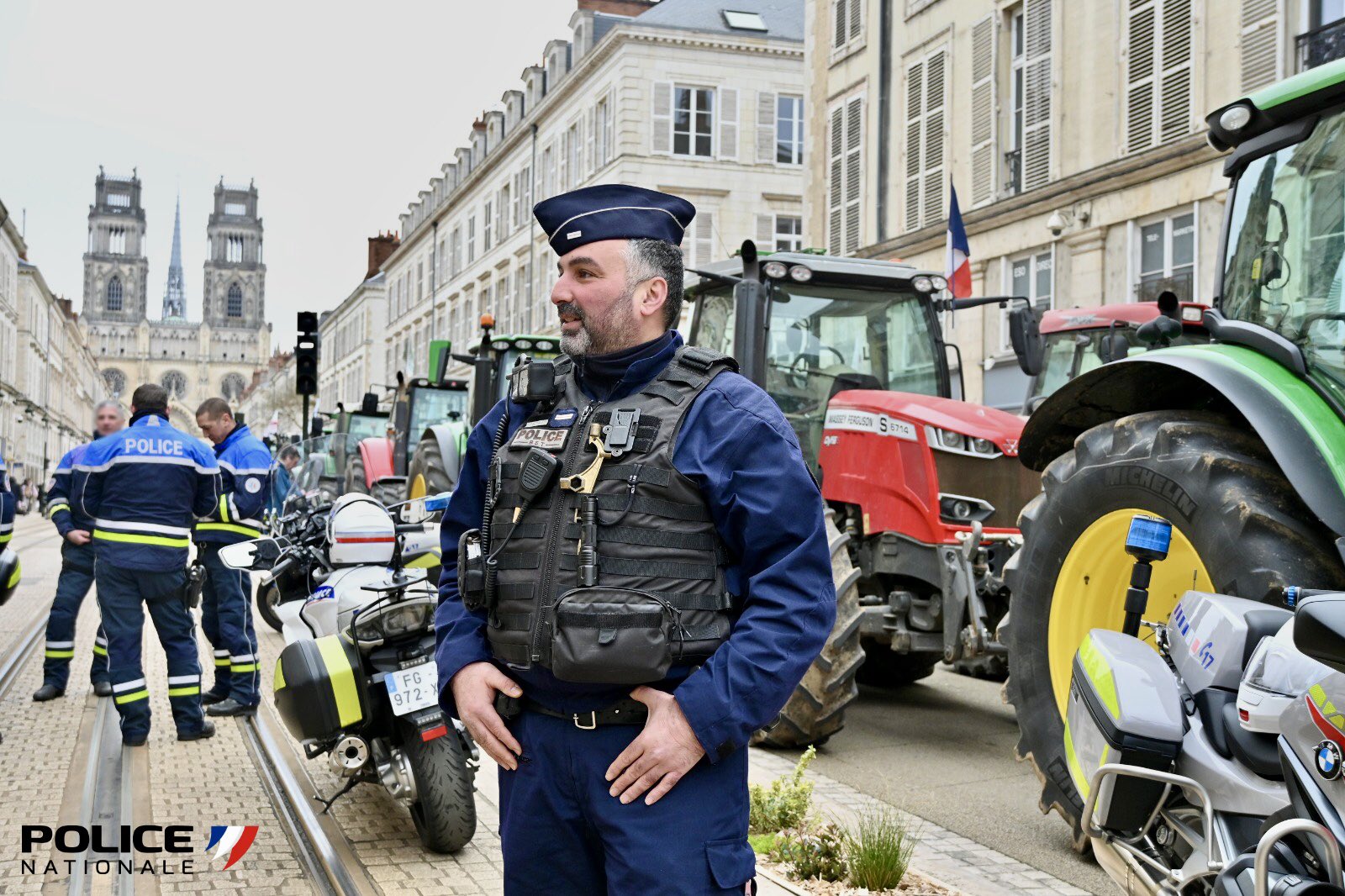 La police nationale du Loiret désormais équipée de caméras piétons -  Orléans (45000)