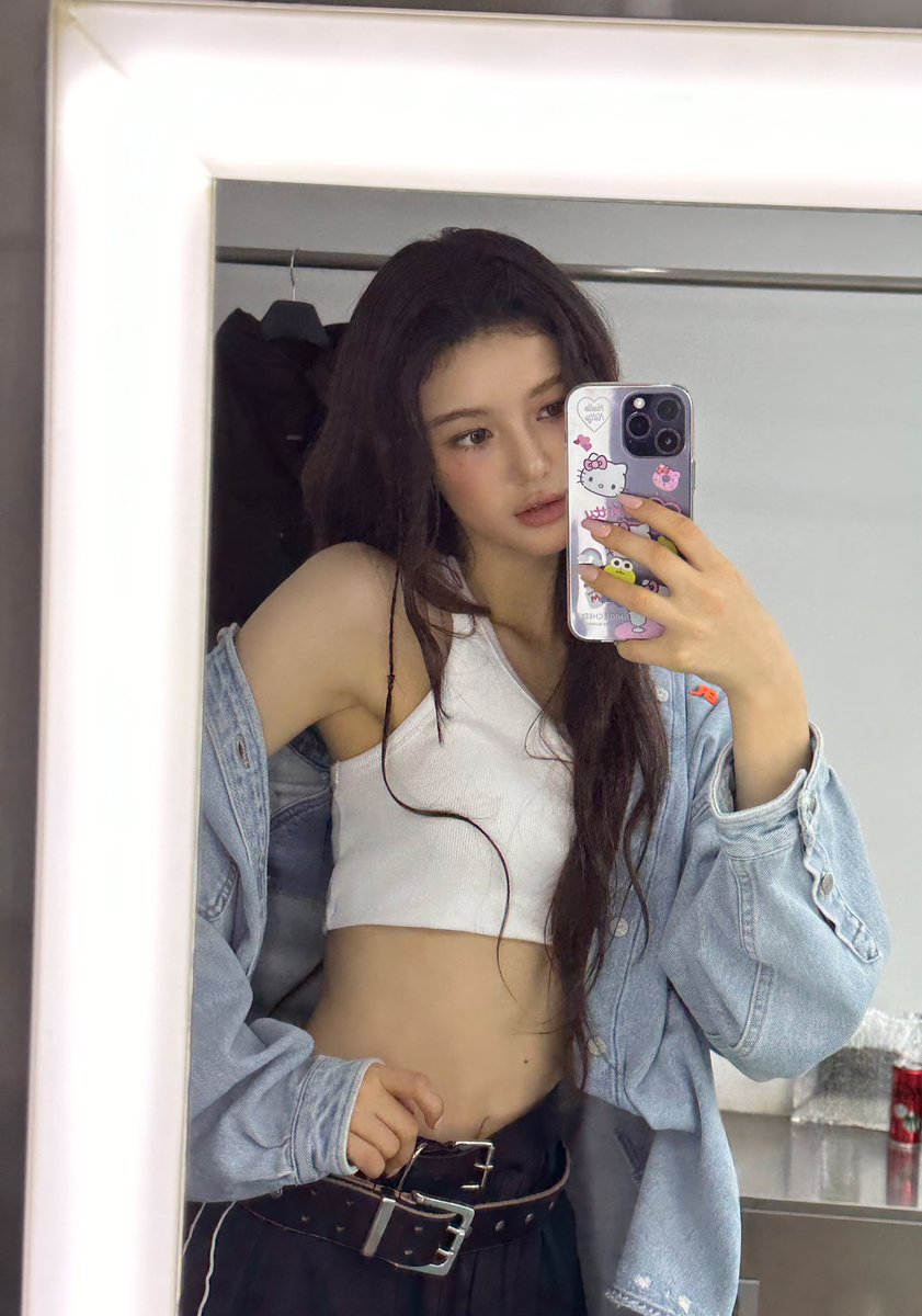 벨트 부자!!ㅋㅋ🥋🐏 ♡ ̆̈

#NewJeans #뉴진스 #DANIELLE #다니엘