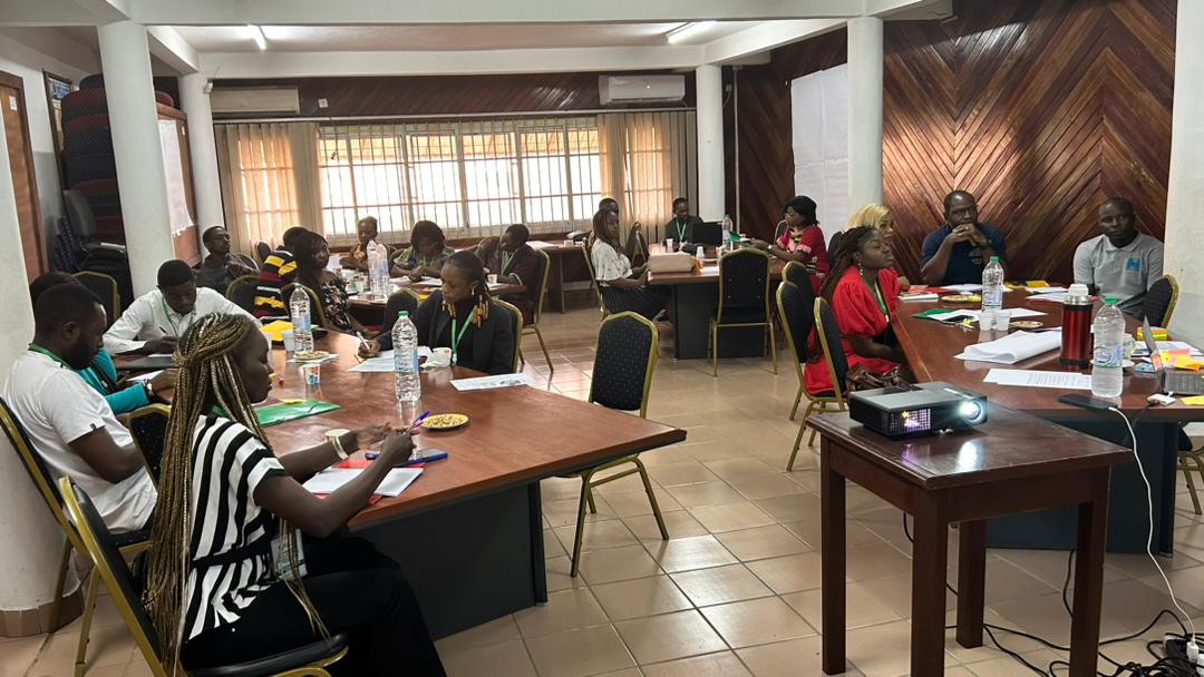 SiteAnrsCmr's tweet photo. 🗓️ jour 2 de sensibilisation sur "One Health" financé par @FRauCameroun
 • Principe d'éthique de la recherche en santé  
 • Loi de recherche en santé Humaine 
 • Comité d'éthique de la recherche en santé Hum.
 • Protocole de Nagoya et Loi régissant l'accès aux ressources APA https://t.co/lie8szoqpi