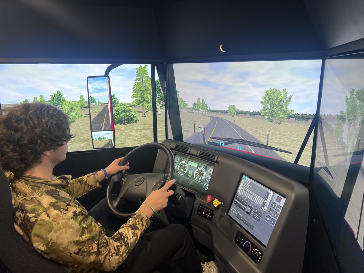 BedCoSchools's tweet photo. #CascadeMiddleSchool, #CommunityMiddleSchool & #LibertySchool students recently received a visit from Be Pro Be Proud, a mobile education team aiming to introduce technical careers through simulation experiences like welders, heavy equipment operators, linemen & truck drivers! https://t.co/wYbmjjQzkX