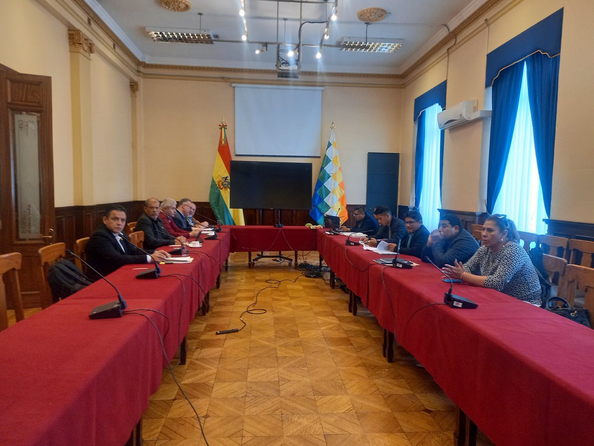 YoelNoticias's tweet photo. #deÚltimo 
#PSinFronteras
Inicia el trabajo de la Comisión 'Bicamaral y Multipartidaria' que tiene el objetivo de trabajar por "tiempo y materia" en la aprobación de un proyecto de ley de comvocatoria a #EleccionesJudiciales https://t.co/9SSRS6B24B