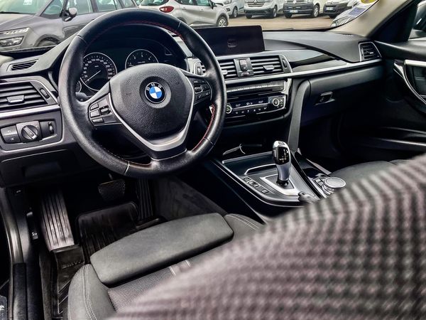 ChanasAuto's tweet image. 📷 Découvrez la BMW Série 3 Touring Sport Line disponible chez Chanas Auto
Plus d'informations 📷 chanas-auto.com/vehi.../bmw/se…
#BMW #BMWseries3 #chanasauto