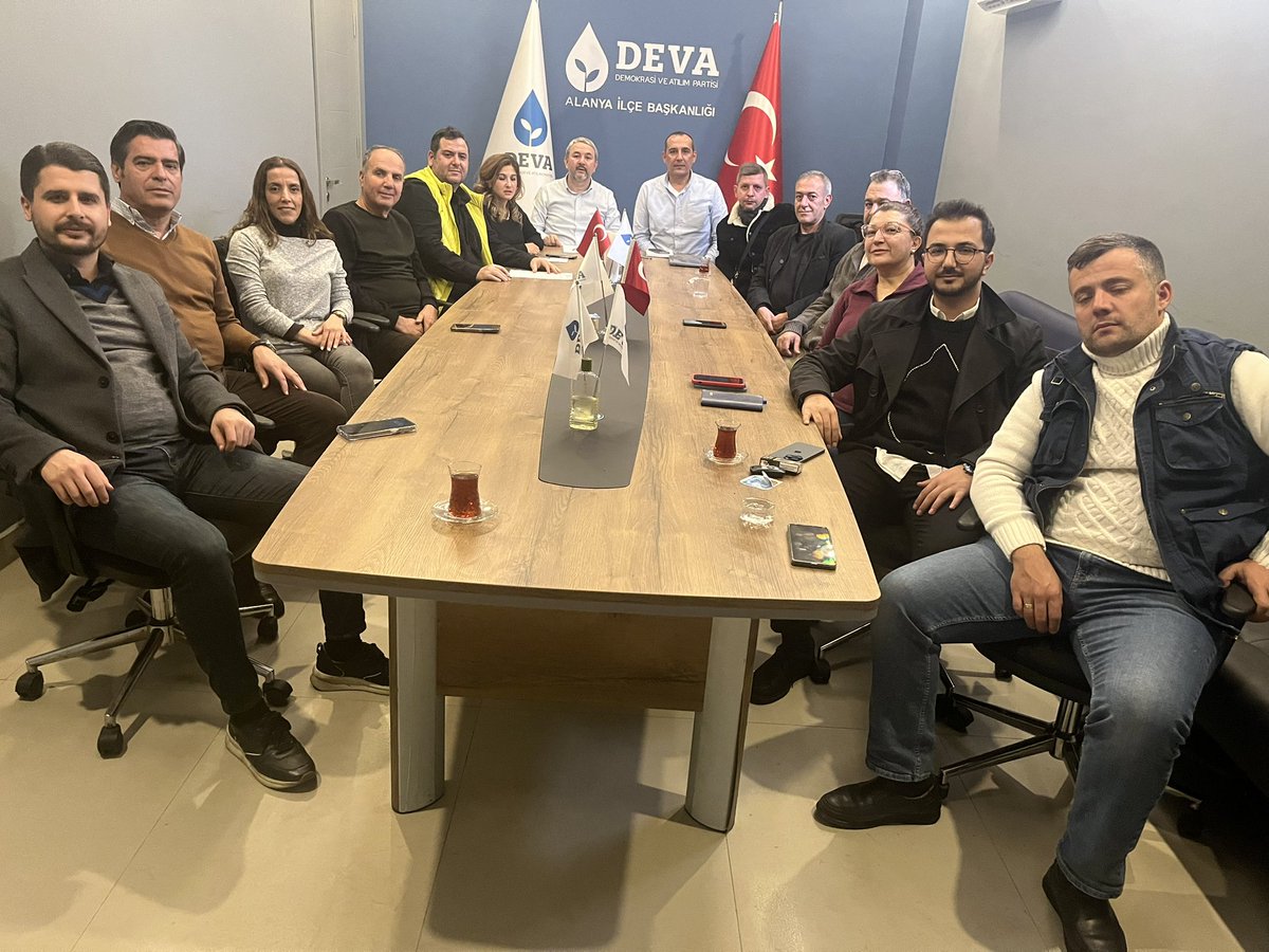 deva_alanya's tweet photo. Deva Partisi Alanya Yönetim kurulu olarak 31 Mart yerel seçimlerde yapacağımız çalışmalara yönelik istişarelerde bulunduk https://t.co/v4KE1P8X8u