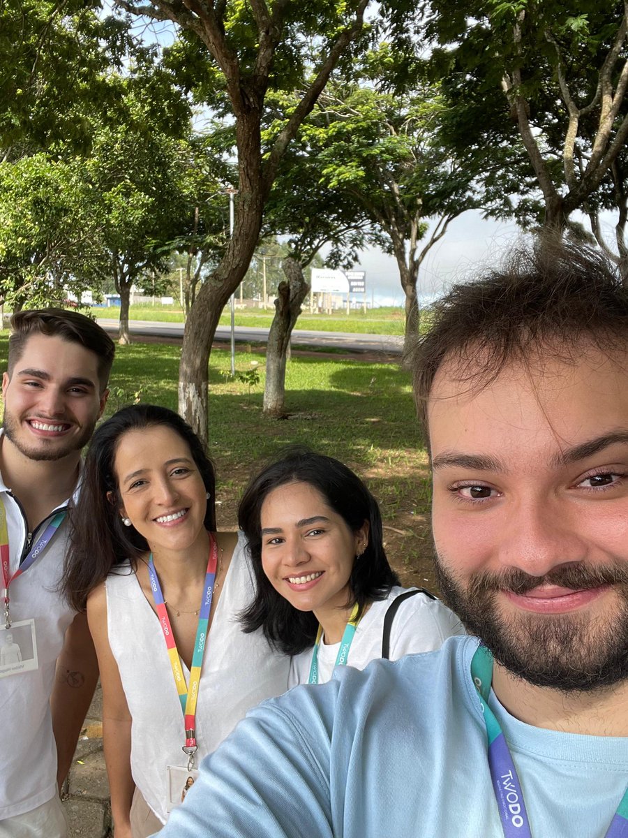 twodomkt's tweet photo. A gente até pega estrada, mas sem uma parada pra um lanchinho… JAMAIS!!! https://t.co/qspYdXntoD