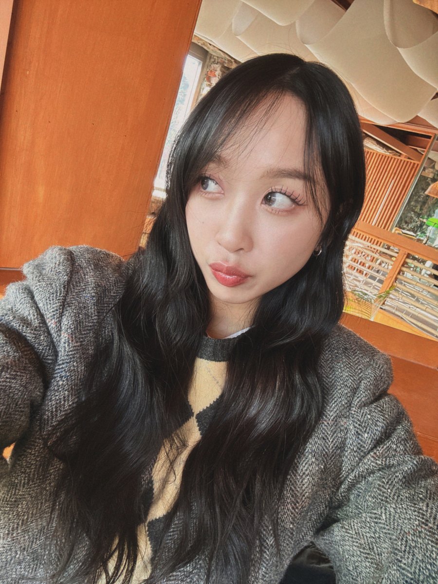 5ecretNumber's tweet photo. [*****]

난그냥공주՞•･•՞❤

#SECRET_NUMBER #시크릿넘버
#DITA #디타 #난그냥공주
#할로심쿵 https://t.co/Sxflty47Cq