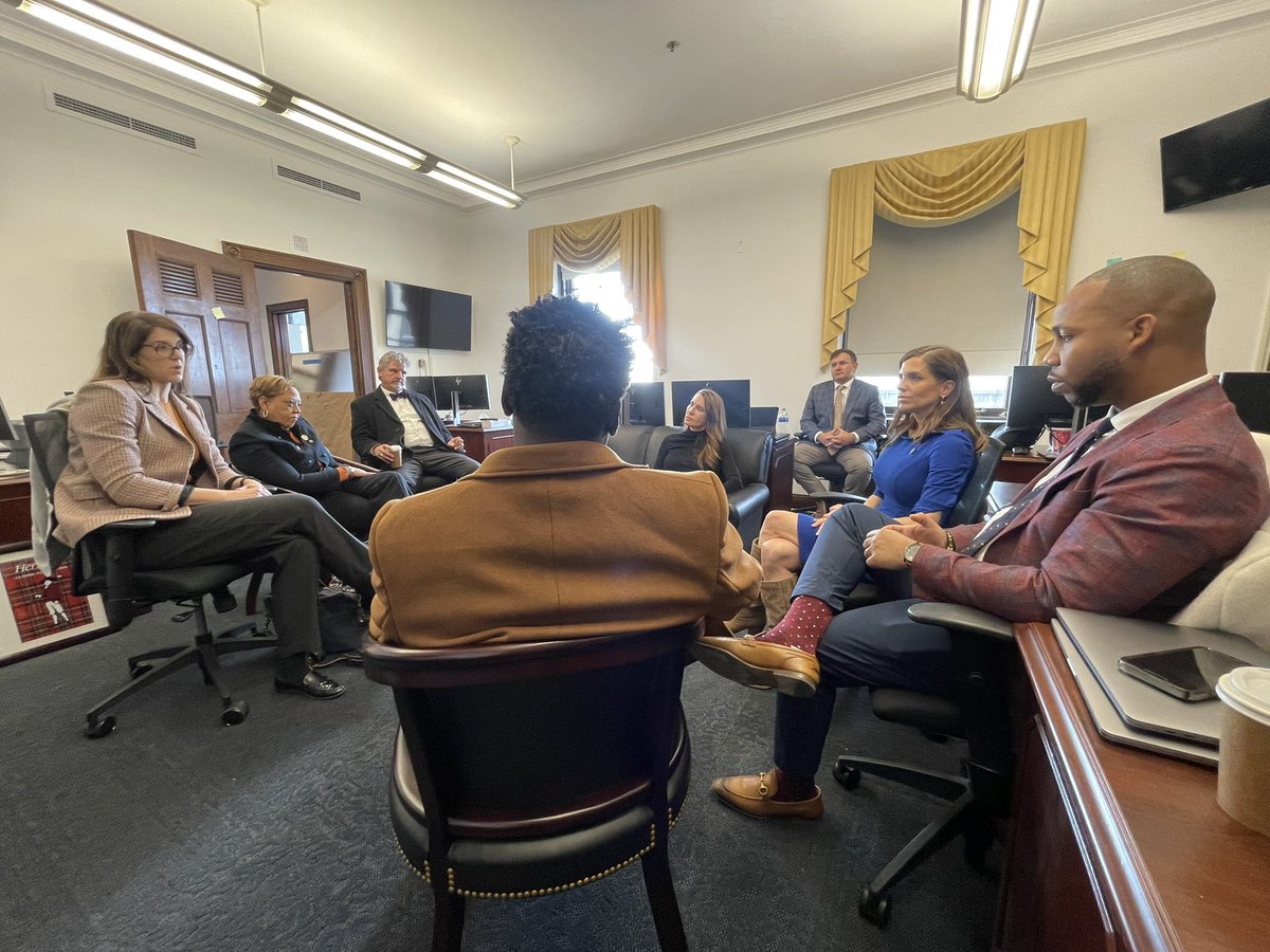 RepRosalyn's tweet photo. Yesterday my colleagues and I advocated on Capitol Hill and at the White House for our children to participate in the summer feed our children program. Our Governor decided not to opt into this much needed program in South Carolina. #FeedOurKids https://t.co/3zhPdxUSVj