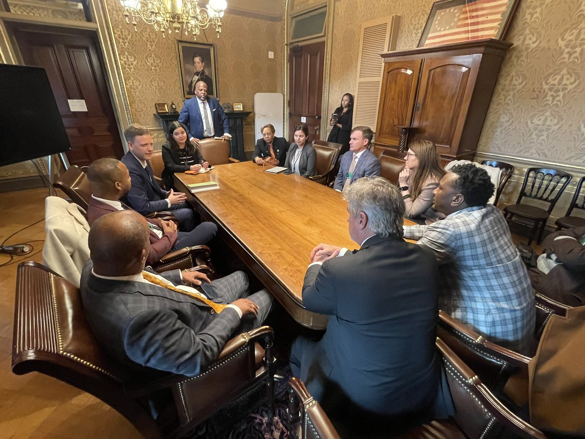 RepRosalyn's tweet photo. Yesterday my colleagues and I advocated on Capitol Hill and at the White House for our children to participate in the summer feed our children program. Our Governor decided not to opt into this much needed program in South Carolina. #FeedOurKids https://t.co/3zhPdxUSVj