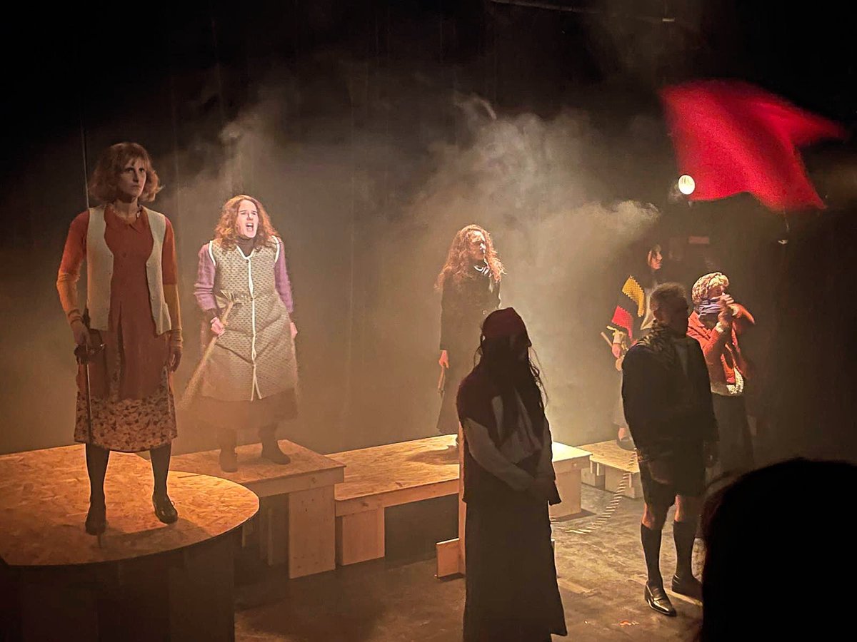 arnaudallain's tweet photo. Ce soir c’est le retour de :
LA CULOTTE de Jean Anouilh
Au @Theatreclavel 

Venez faire la révolution avec nous…

Nous vous y attendons avec un plaisir non dissimulé…

Plus que 5 dates possibles…

#laculotte #jeananouilh #anouilh #theatreclavel #clavel #ainsisoitil #theatre https://t.co/twdwFpnPP1