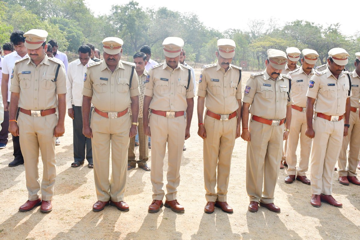 7thBnTSSP's tweet photo. Observence of Silence on #Martyrs   at @7thBnTSSP as a memorial to those who lost their lives in India's freedom struggle. #TSSP #TSPolice https://t.co/7ivvZQ6767
