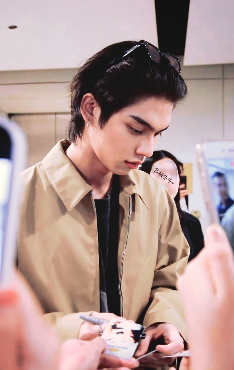 Rabbittaitai's tweet image. สุดหล่อ หล่อสุด 
แถมแสนดีอีกตั้งหาก เอาไรมาต้าน  💕
adidas x Bright
#adidasPredatorxBRIGHT 
#adidasPredator
#bbrightvc
@bbrightvc