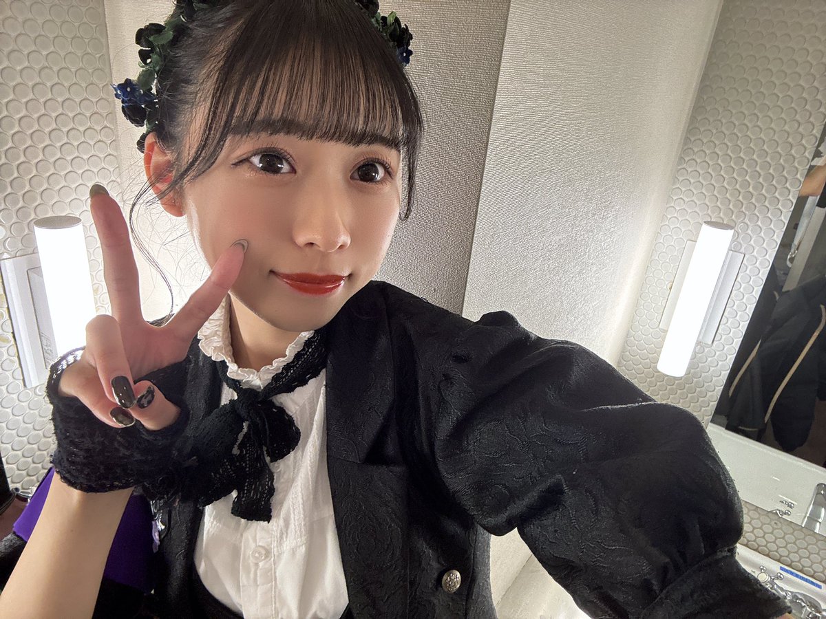 fujunbg_Merry's tweet photo. 随分と時が経っていた様ね。
本を読んでいたらもうこんな時間。

あなたは何をしている時間がお好きなのかしら？是非教えてくださいね📚 https://t.co/L6mzblr02a