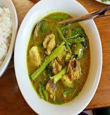 DelaneyStea1064's tweet photo. Samlor Machu Ktiss (Cambodian Pork and Pumpkin Soup):
Ingredients:500g pork belly, diced
1 small pumpkin, peeled and diced
2 tomatoes, diced
1 onion, sliced
3 cloves garlic, minced
2 tablespoons fish sauce
1 tablespoon palm sugar (or brown sugar)
Salt and pepper to taste
Fresh herbs (cilantro or Thai basil) for garnish

Instructions:In a pot, sauté the minced garlic until fragrant.
Add the diced pork belly and cook until browned.
Add the sliced onion and diced tomatoes to the pot and cook until softened.
Add the diced pumpkin, fish sauce, palm sugar, salt, and pepper to the pot. Pour in enough water to cover the ingredients.
Bring to a boil, then reduce heat and simmer for about 30-40 minutes until the pork is tender and the pumpkin is cooked through.
Garnish with fresh herbs before serving.