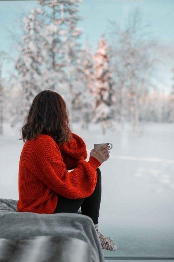 KALP ❤️sadece birinin sana
     Yaptıkları yüzünden değil
Esirgedikleri yüzünden de kırılır
        ,,, UNUTMA
Her ÇiÇEĞİN boynunu büken bir
       ,,,,, MEVSİM 🎄🎄
Her İNSANI HAYATA küstüren bir
        VİCDANSIZ
,,, muhakkak vardır

GÜN 💕AKŞAMDA