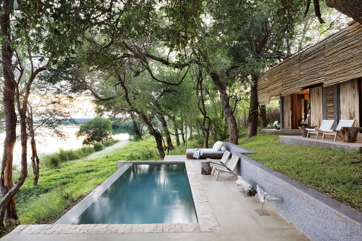 Vayenitravel's tweet photo. Private plunge pool and living spaces!
Get in touch with us to find out more: info@vayeni.com
๐ธ @matetsivictoriafalls
#Vayeni #WeShareAfrica #Zambesia #matetsivictoriafalls #emeraldseason #onsafari #vayenitravel #dmc #1dmc #matetsimagic #WeAreVictoriaFalls https://t.co/tuRLjC1AKV