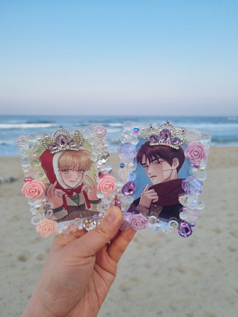 babuting0918's tweet photo. 강릉 주문진 여행 사실..진짜 목적은 봄날 정류장 보러 가는거였다는거ㅋㅋ 평일인데도 사진찍는사람 엄청 많았어 겨울바다 좋구나 #알파메이트 #오버더파라다이스 #리베타 https://t.co/Msscrkop3c