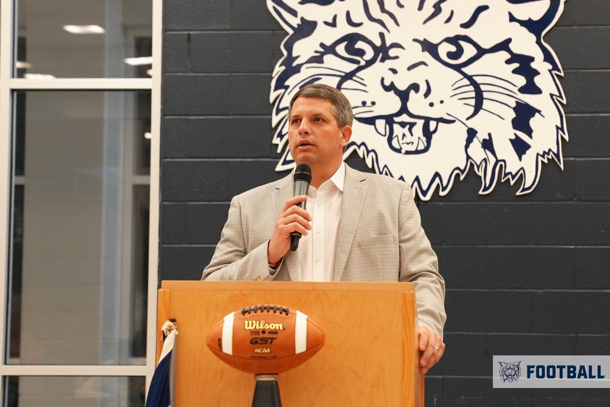 EHS__Football's tweet photo. We would like to thank everyone for coming out last night for our annual Football Banquet as we celebrated the 2023 season! Thank you to everyone who helped put on this amazing event as well as helped out our team all season! | #GoCats https://t.co/GU8e0N5jEb