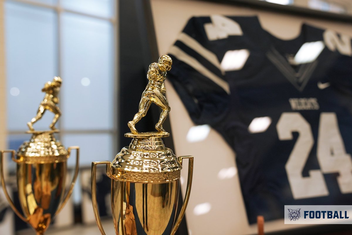 EHS__Football's tweet photo. We would like to thank everyone for coming out last night for our annual Football Banquet as we celebrated the 2023 season! Thank you to everyone who helped put on this amazing event as well as helped out our team all season! | #GoCats https://t.co/GU8e0N5jEb