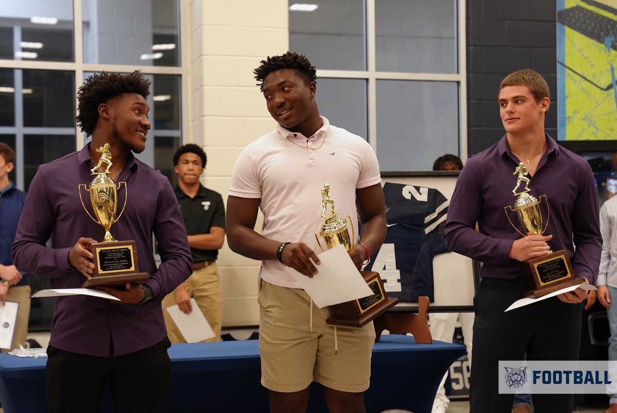EHS__Football's tweet photo. We would like to thank everyone for coming out last night for our annual Football Banquet as we celebrated the 2023 season! Thank you to everyone who helped put on this amazing event as well as helped out our team all season! | #GoCats https://t.co/GU8e0N5jEb