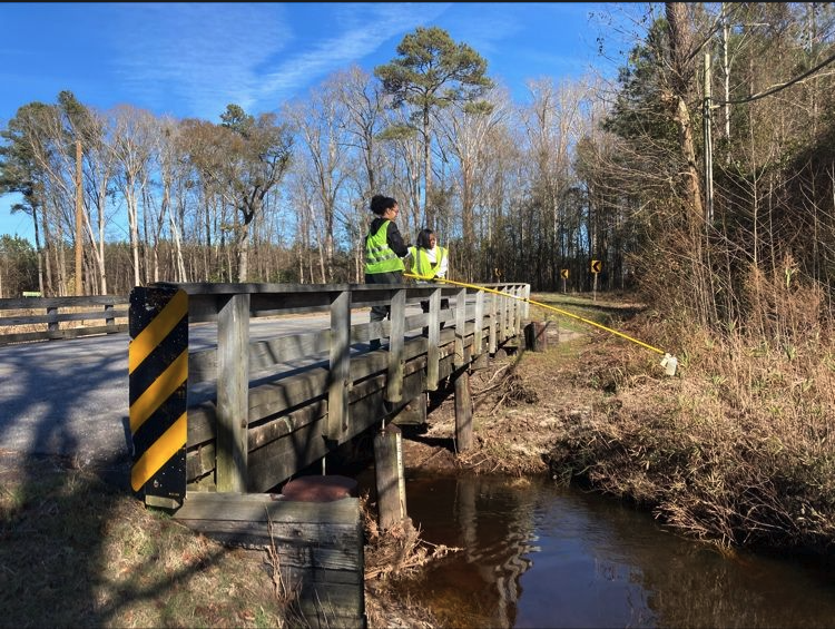 Scholars Hector Fajardo, Geisianny Moreira, &amp; Ki'Shawnda Parker had a great field day at the NC TBL site! They collaborated with researchers from <a href="/ClemsonUniv/">Clemson University</a> &amp; <a href="/ncatsuaggies/">North Carolina A&T</a> to work on new water quality &amp; sensor technology projects. We can't wait to see where their work leads!