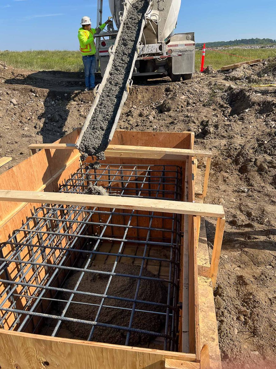 FortisMining's tweet photo. Fortis recently completed a project replacing the seasonal buoys at the SaskPower Hydroelectric Station in Nipawin with a new permanent boom system. This physical barrier helps prevent the public from entering dangerous flow areas.. Read more here https://t.co/VCai9RlwPK https://t.co/kqf8MgPwXz