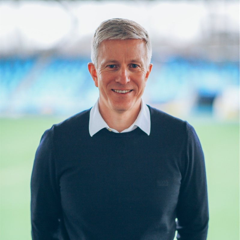 Simon Timson, diretor de performance do Manchester City, responsável por estratégias de alto desempenho, especialista em identificação e desenvolvimento de talentos, esteve em Feira de Santana com a delegação do Bahia acompanhando o último jogo do tricolor. 

Ele também esteve no